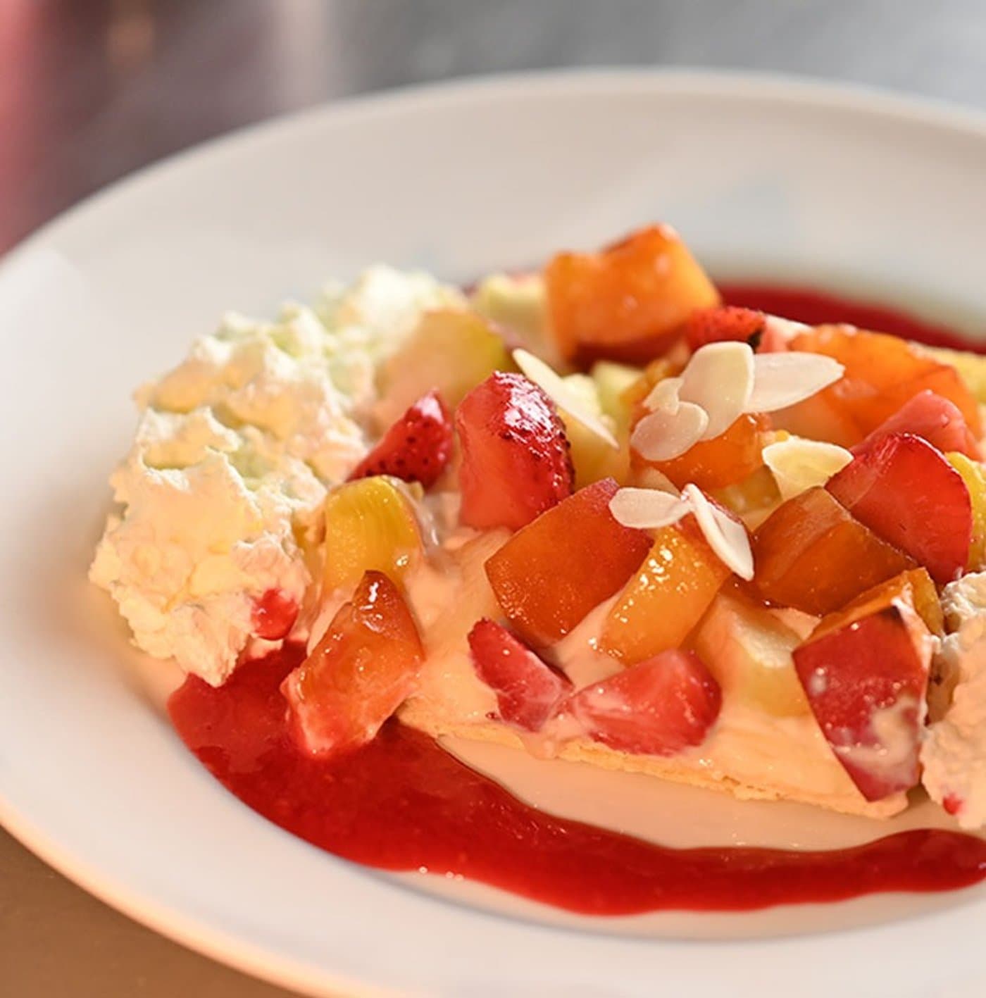 Tarte aux fruits frais, crème diplomate à la fleur d’oranger