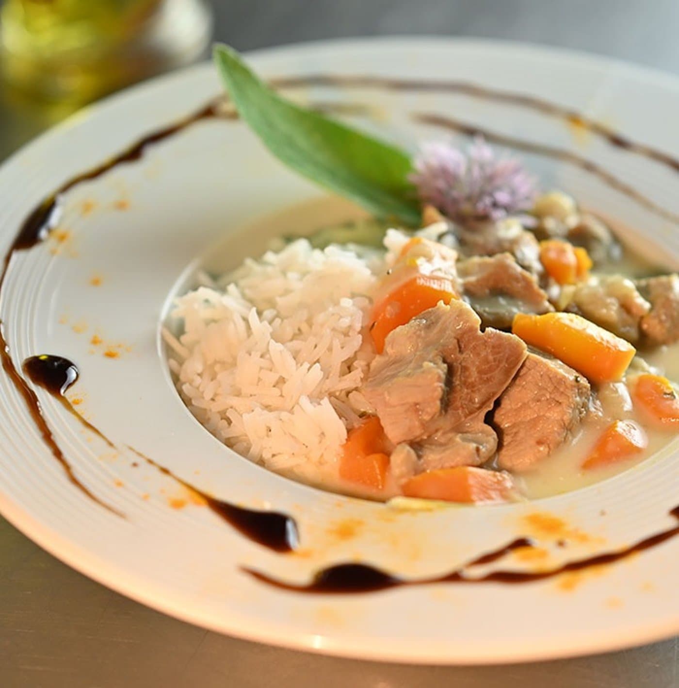 Blanquette de veau aux herbes du jardin, riz basmati